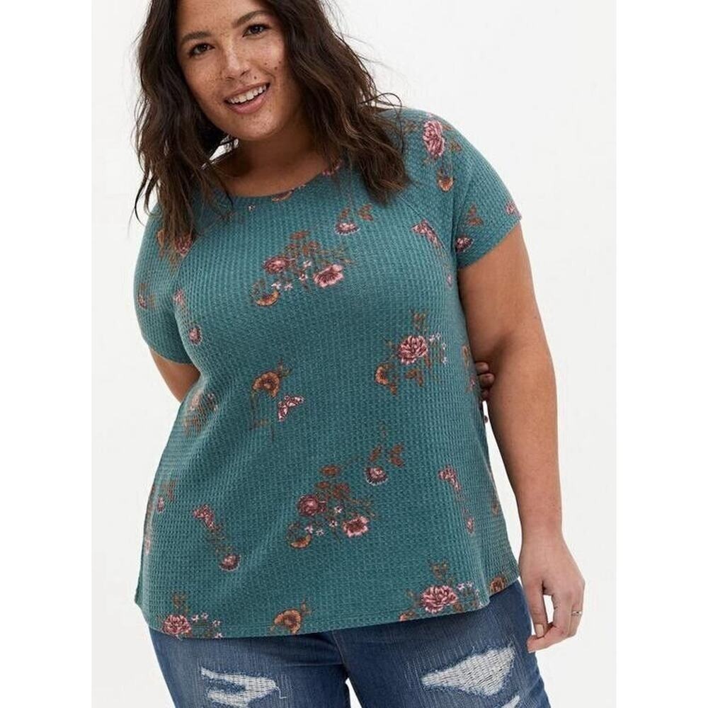 Torrid Plus 2 2X Classic Fit Waffle Crew Neck Raglan Tee Green Floral Print